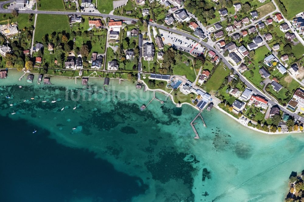 Luftbild Seewalchen am Attersee - Uferbereiche am Freibad Strandbad Seewalchen in Seewalchen am Attersee in Oberösterreich, Österreich