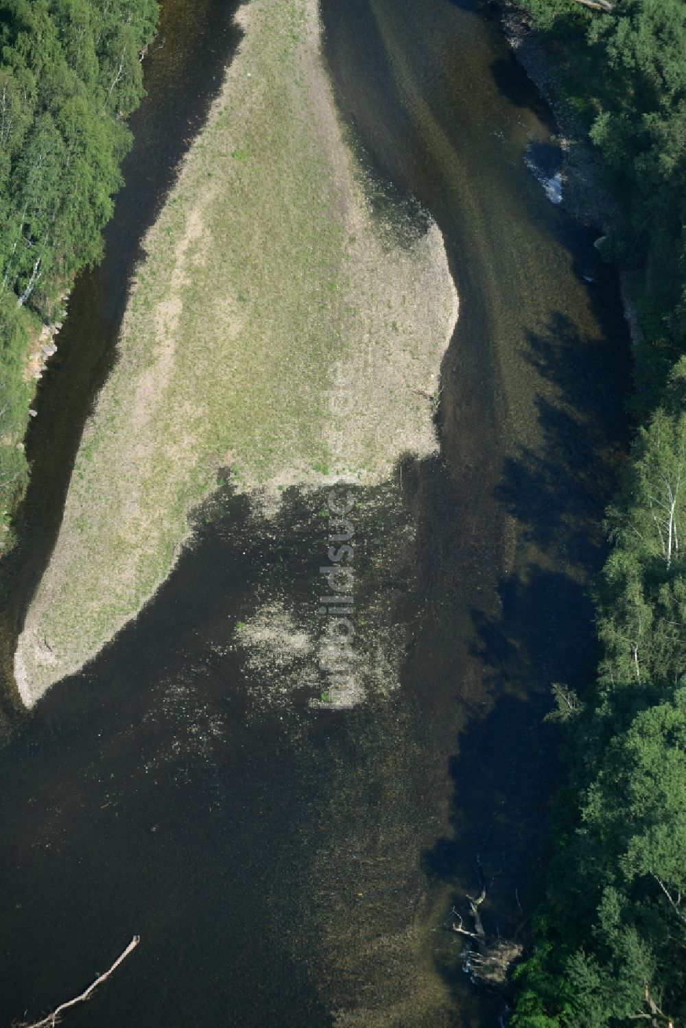 Limbach-Oberfrohna von oben - Uferbereiche mit freigelegtem Flußbett und Kiesbett in der Zwickauer Mulde in Limbach-Oberfrohna im Bundesland Sachsen