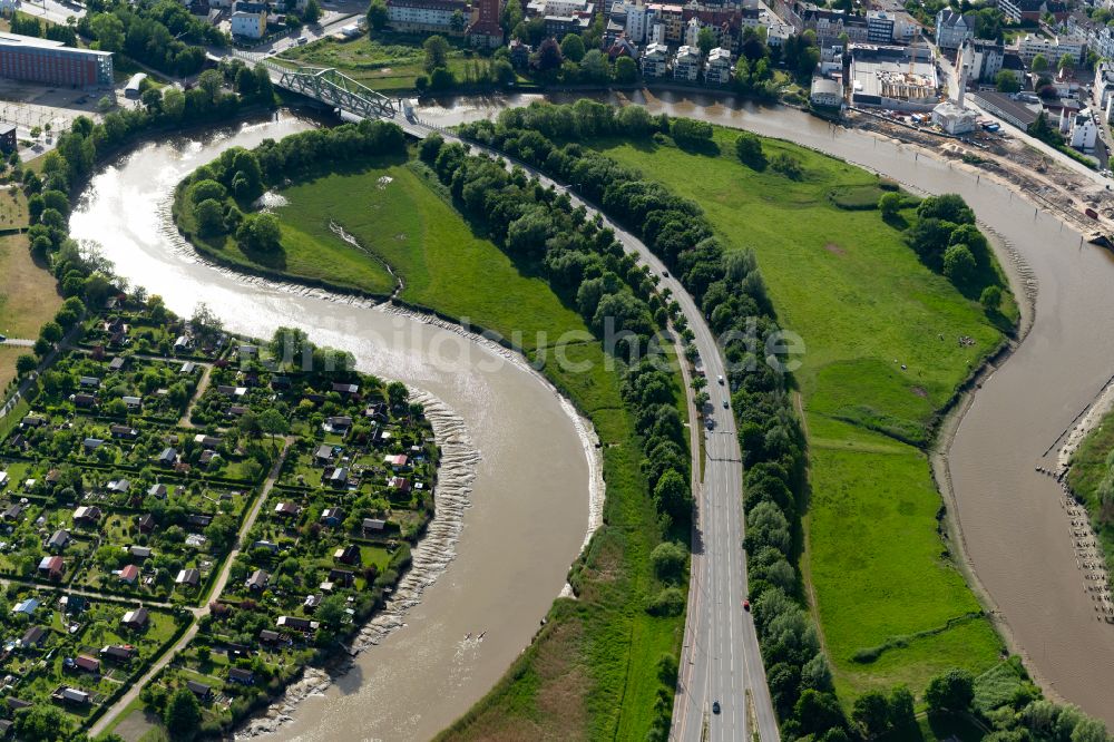 Luftbild Bremerhaven - Uferbereiche am Geeste- Flussverlauf in Bremerhaven im Bundesland Bremen, Deutschland