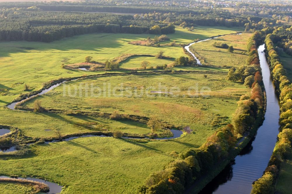 Krewelin aus der Vogelperspektive: Uferbereiche am Havel Flußverlauf in Krewelin im Bundesland Brandenburg, Deutschland