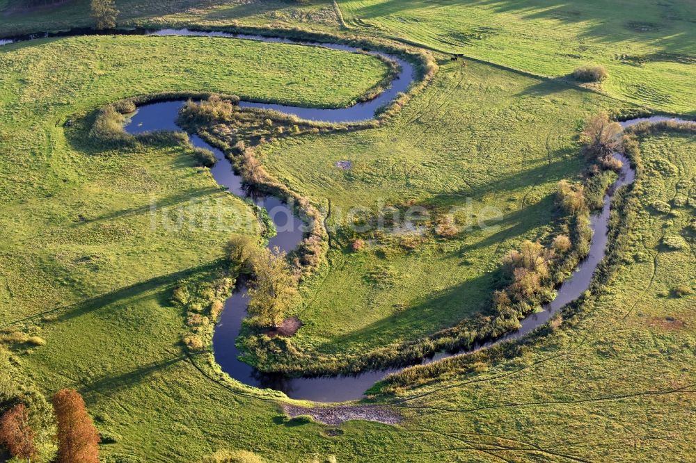 Luftaufnahme Krewelin - Uferbereiche am Havel Flußverlauf in Krewelin im Bundesland Brandenburg, Deutschland