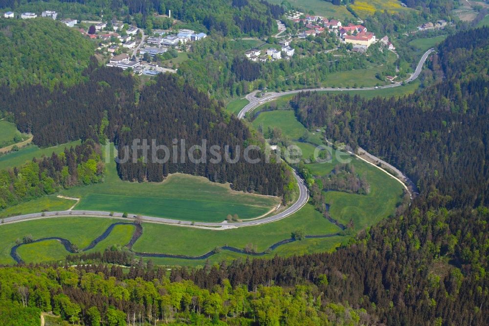 Gammertingen aus der Vogelperspektive: Uferbereiche am Lauchert Flußverlauf in Gammertingen im Bundesland Baden-Württemberg, Deutschland