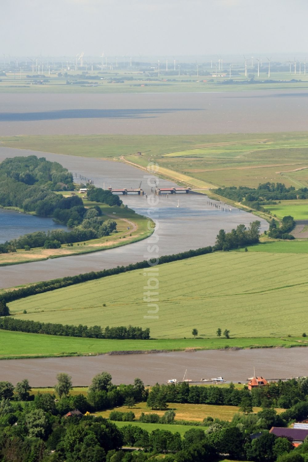 Luftaufnahme Neuhaus (Oste) - Uferbereiche am Neuhaus Bülkauer Kanal in Neuhaus (Oste) im Bundesland Niedersachsen, Deutschland