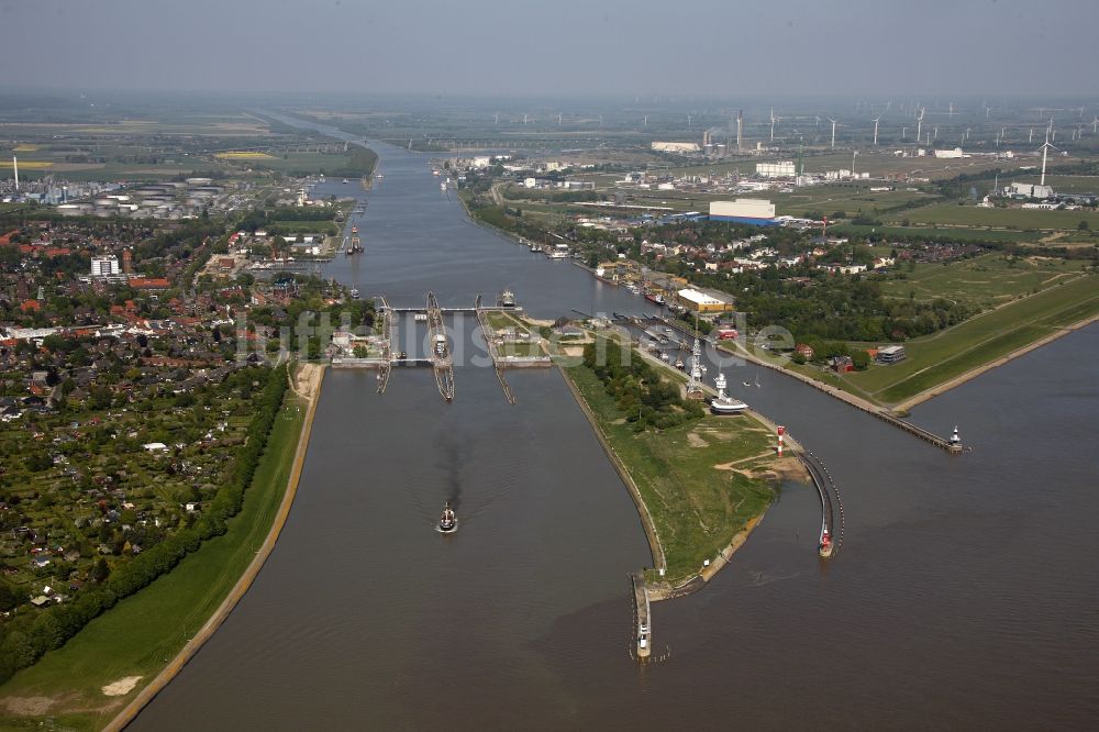 Brunsbüttel aus der Vogelperspektive: Uferbereiche des Nord- Ostseekanals in Brunsbüttel im Bundesland Schleswig-Holstein