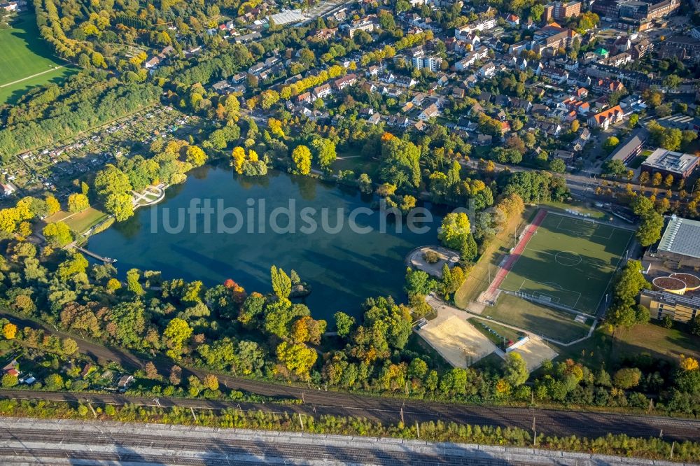 Gladbeck aus der Vogelperspektive: Uferbereiche des Nordparkteich in Gladbeck im Bundesland Nordrhein-Westfalen