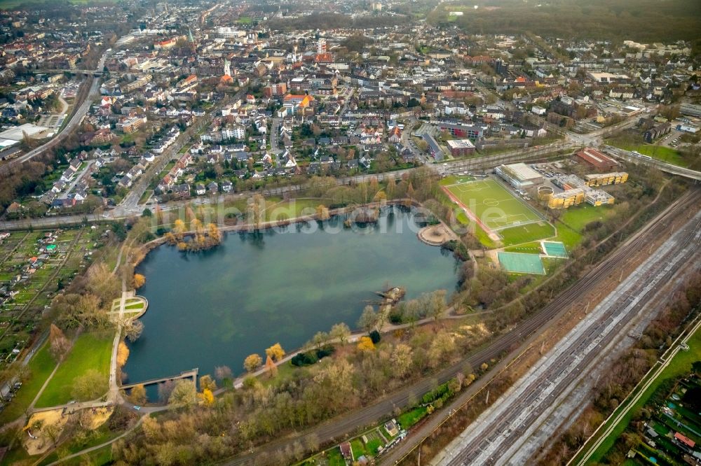 Gladbeck aus der Vogelperspektive: Uferbereiche des Nordparkteich in Gladbeck im Bundesland Nordrhein-Westfalen