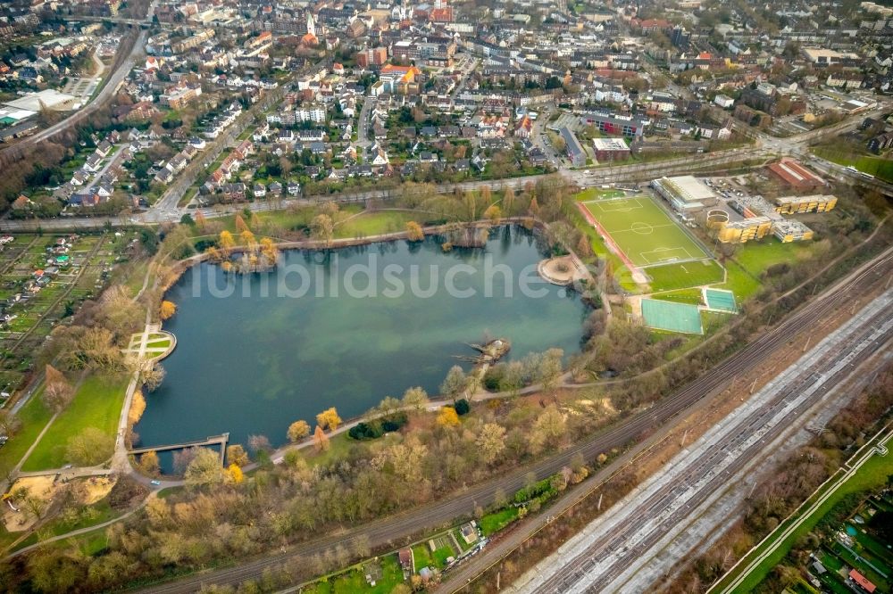 Luftbild Gladbeck - Uferbereiche des Nordparkteich in Gladbeck im Bundesland Nordrhein-Westfalen