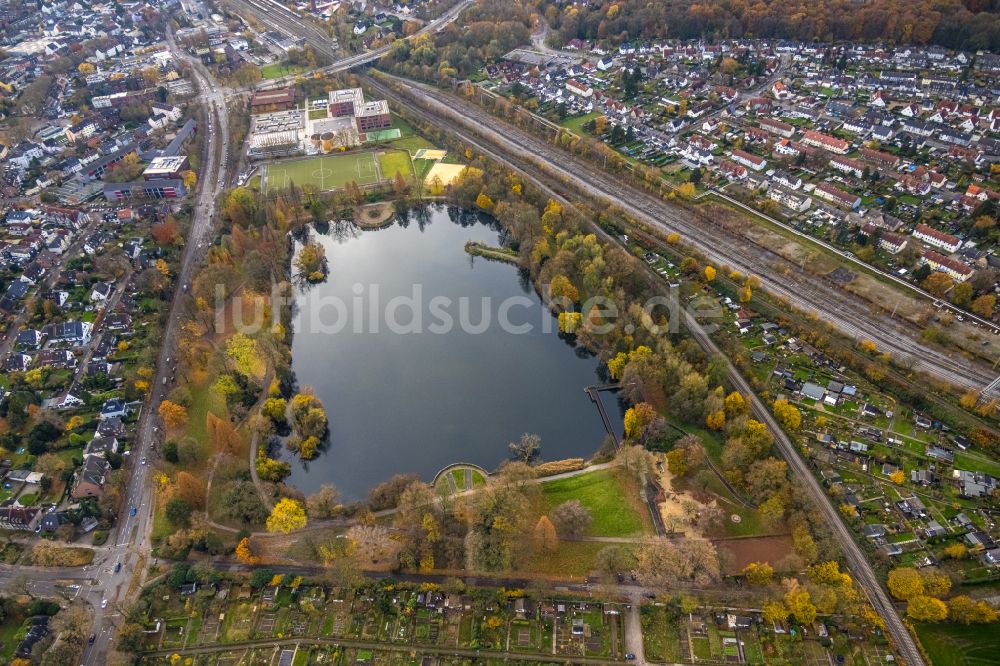 Luftaufnahme Gladbeck - Uferbereiche des Nordparkteich in Gladbeck im Bundesland Nordrhein-Westfalen