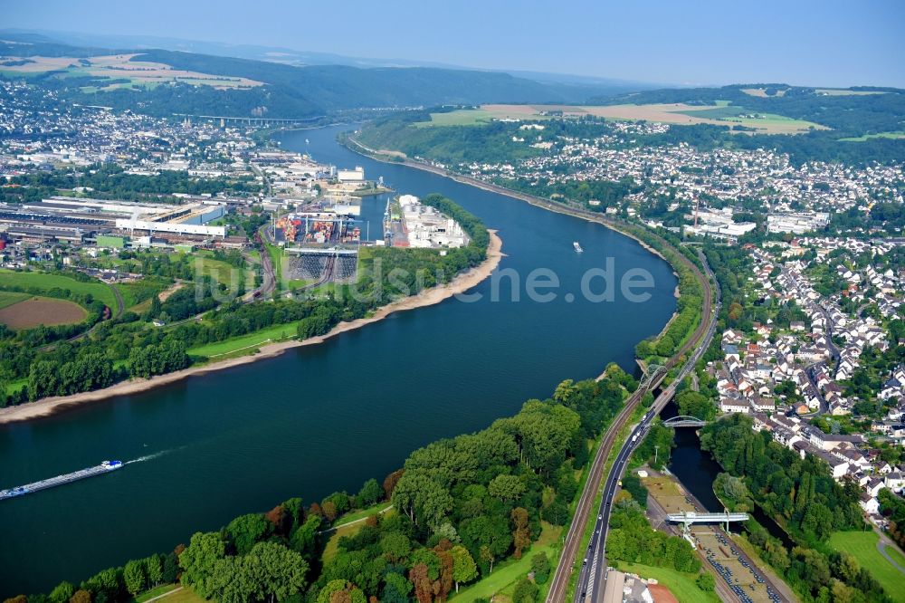 Luftbild Neuwied - Uferbereiche am Rhein Flußverlauf in Neuwied im Bundesland Rheinland-Pfalz, Deutschland