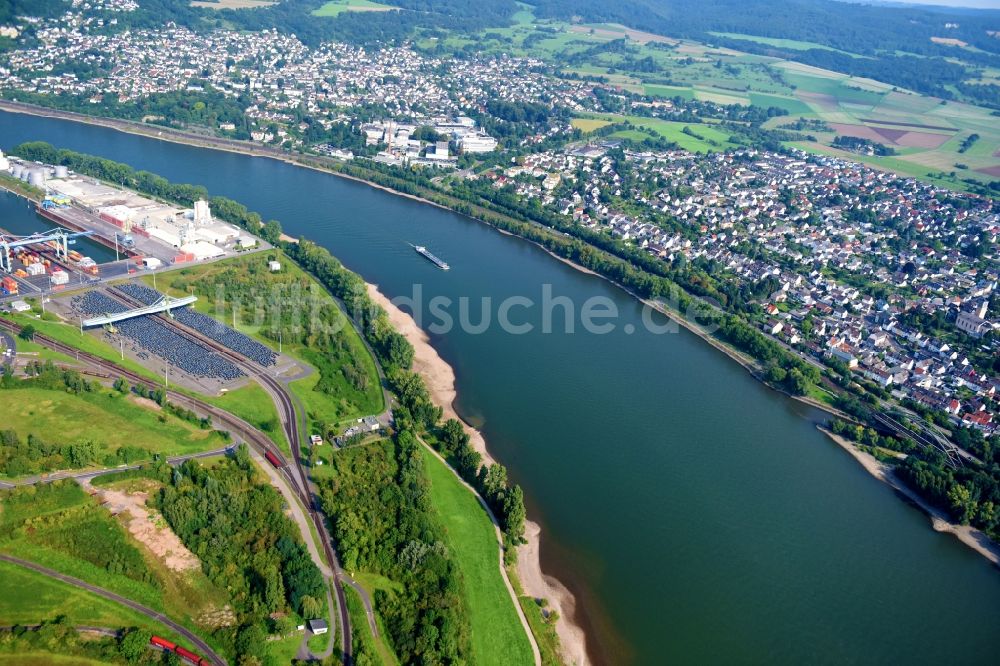 Luftaufnahme Neuwied - Uferbereiche am Rhein Flußverlauf in Neuwied im Bundesland Rheinland-Pfalz, Deutschland