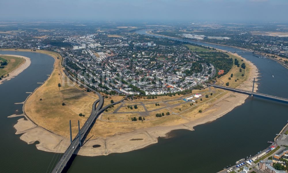 Luftbild Düsseldorf - Uferbereiche am des Rhein Flußverlauf im Ortsteil Oberkassel in Düsseldorf im Bundesland Nordrhein-Westfalen, Deutschland