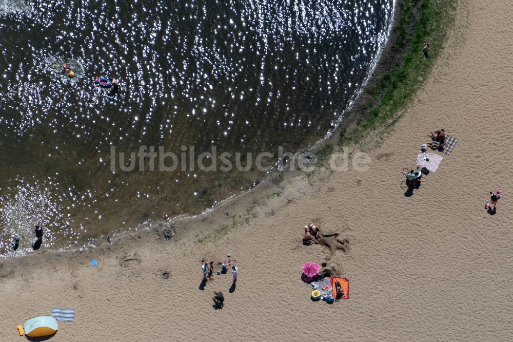 Luftbild Bremen - Uferbereiche am Sandstrand des Freibades Achterdieksee in Bremen, Deutschland