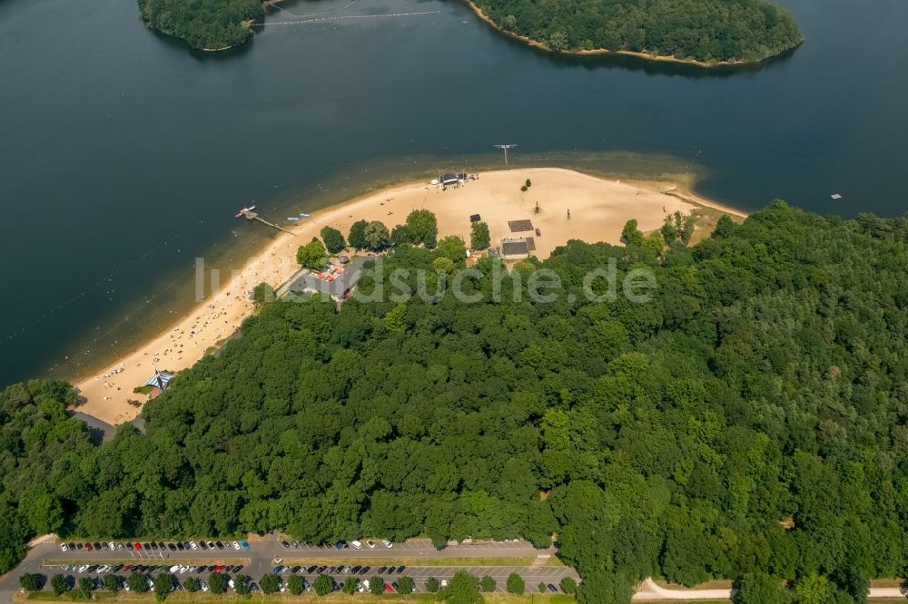 Luftaufnahme Haltern am See - Uferbereiche am Sandstrand des Freibades Halterner Seeterrassen an der Hullerner Straße in Haltern am See im Bundesland Nordrhein-Westfalen, Deutschland