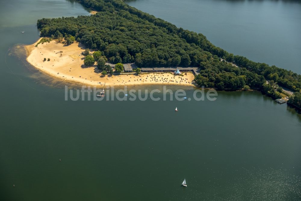 Haltern am See aus der Vogelperspektive: Uferbereiche am Sandstrand des Freibades Seebad Haltern an der Hullerner Straße in Haltern am See im Bundesland Nordrhein-Westfalen, Deutschland