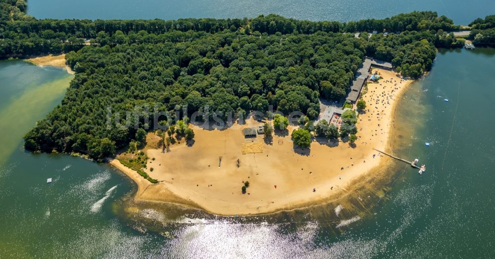 Haltern am See aus der Vogelperspektive: Uferbereiche am Sandstrand des Freibades Seebad Haltern an der Hullerner Straße in Haltern am See im Bundesland Nordrhein-Westfalen, Deutschland