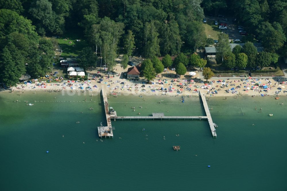 Luftaufnahme Biesenthal - Uferbereiche am Sandstrand des Freibades Strandbad Wukensee an der Ruhlsdorfer Straße in Biesenthal im Bundesland Brandenburg