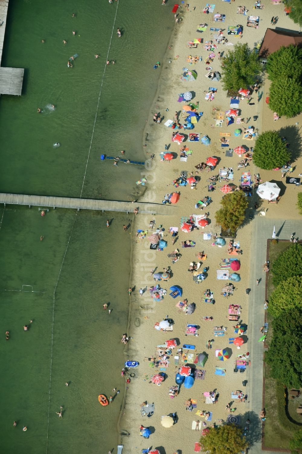 Luftbild Biesenthal - Uferbereiche am Sandstrand des Freibades Strandbad Wukensee an der Ruhlsdorfer Straße in Biesenthal im Bundesland Brandenburg