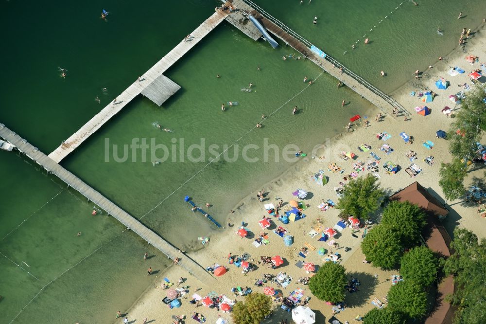 Luftaufnahme Biesenthal - Uferbereiche am Sandstrand des Freibades Strandbad Wukensee an der Ruhlsdorfer Straße in Biesenthal im Bundesland Brandenburg