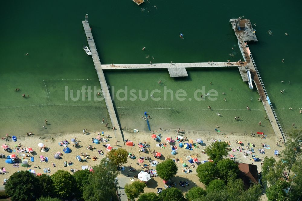 Biesenthal aus der Vogelperspektive: Uferbereiche am Sandstrand des Freibades Strandbad Wukensee an der Ruhlsdorfer Straße in Biesenthal im Bundesland Brandenburg