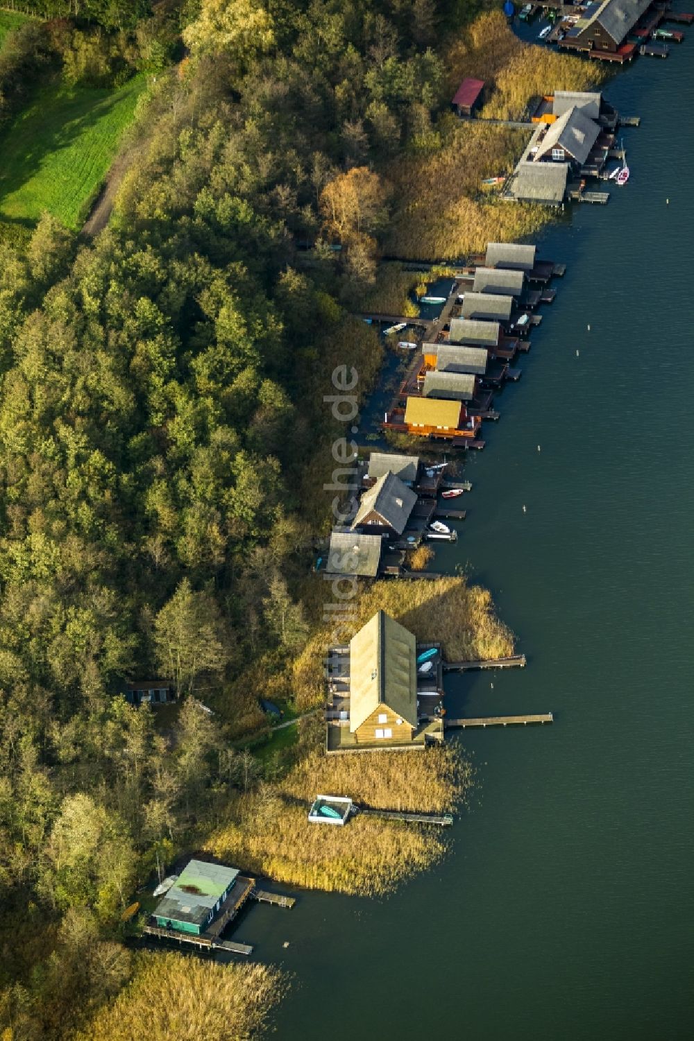 Luftaufnahme Güstrow - Uferbereiche der Seenlandschaft Güstrow im Bundesland Mecklenburg-Vorpommern