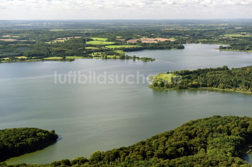 Felde von oben - Uferbereiche des Sees Ahrensee in Felde im Bundesland Schleswig-Holstein