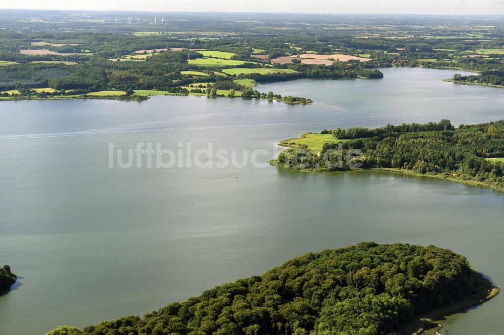 Felde aus der Vogelperspektive: Uferbereiche des Sees Ahrensee in Felde im Bundesland Schleswig-Holstein