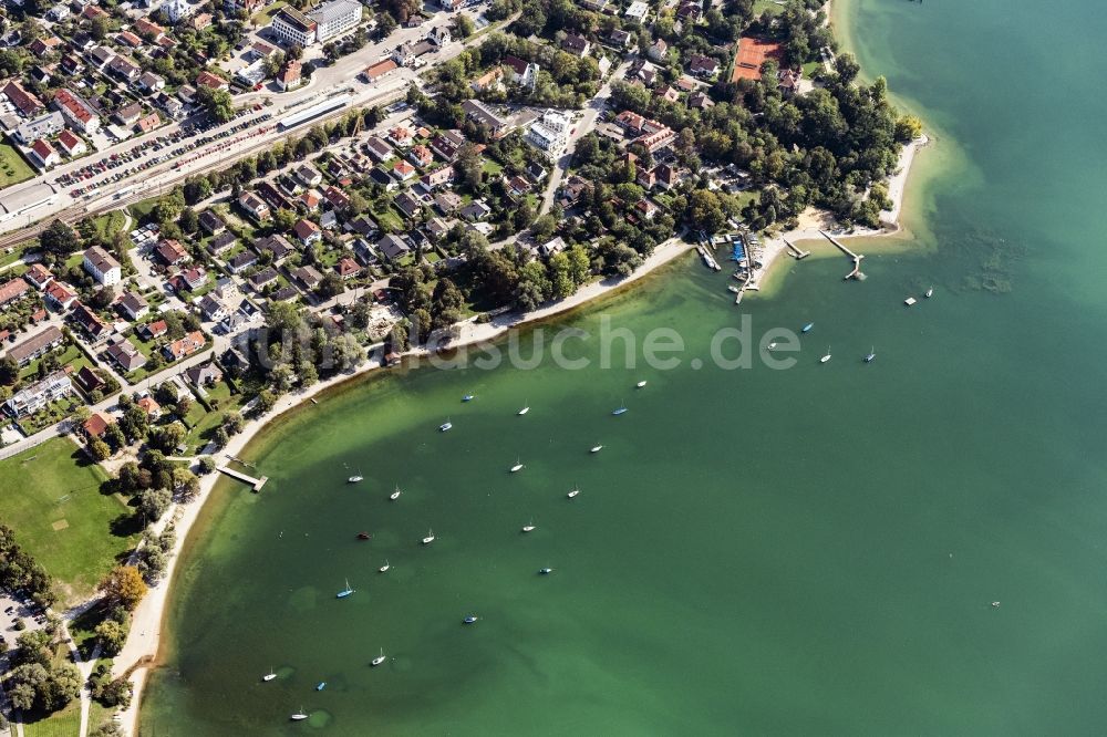 Herrsching am Ammersee von oben - Uferbereiche des Sees Ammersee in Herrsching am Ammersee im Bundesland Bayern, Deutschland