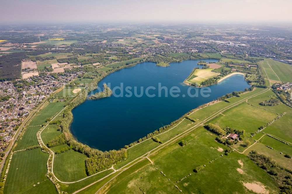 Luftbild Flüren - Uferbereiche des Sees Auesee in Flüren im Bundesland Nordrhein-Westfalen, Deutschland