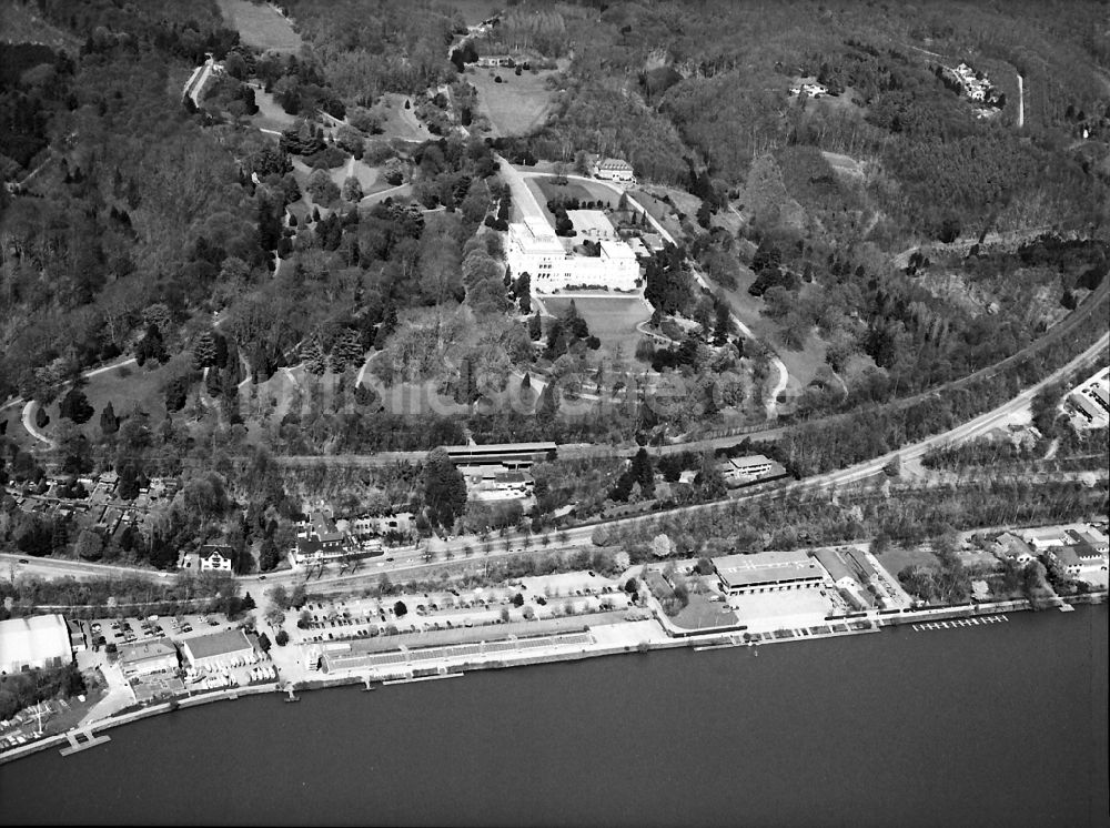 Essen von oben - Uferbereiche des Sees des Baldenaysee im Ortsteil Werden in Essen im Bundesland Nordrhein-Westfalen, Deutschland