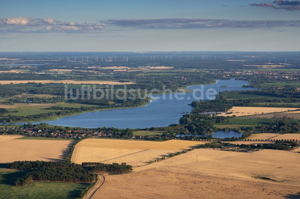 Luftaufnahme Beetzsee - Uferbereiche des Sees Beetzsee im Ortsteil Radewege in Beetzsee im Bundesland Brandenburg, Deutschland