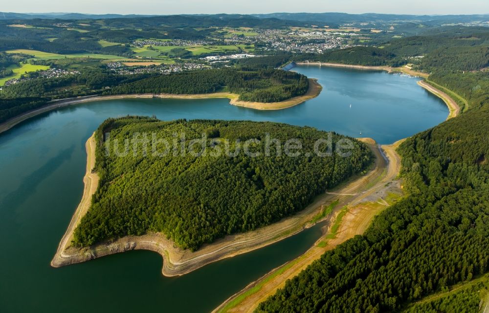 Olpe von oben - Uferbereiche des Sees Bigge in Olpe im Bundesland Nordrhein-Westfalen