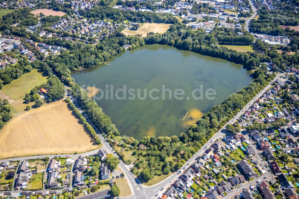 Dorsten aus der Vogelperspektive: Uferbereiche des Sees Blauer See in Dorsten im Bundesland Nordrhein-Westfalen, Deutschland