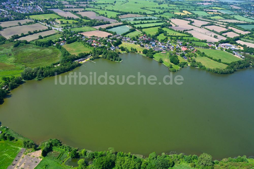 Borgdorf-Seedorf aus der Vogelperspektive: Uferbereiche des Sees Borgsdorfer See in Borgdorf-Seedorf im Bundesland Schleswig-Holstein, Deutschland