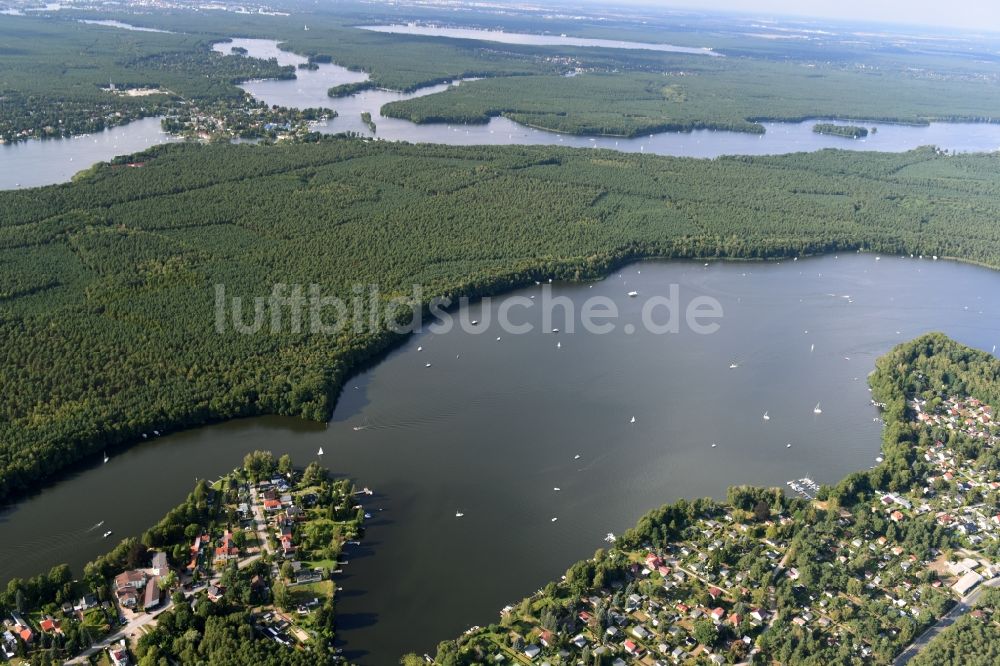 Königs Wusterhausen aus der Vogelperspektive: Uferbereiche des Sees Crossinsee im Stadtteil Ziegenhals in Königs Wusterhausen im Bundesland Brandenburg