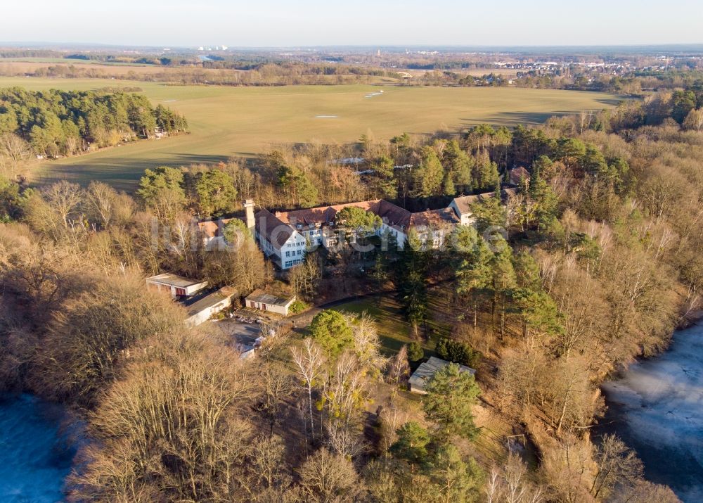 Luftaufnahme Schorfheide - Uferbereiche des Sees Üdersee in einem Waldgebiet in Schorfheide im Bundesland Brandenburg, Deutschland