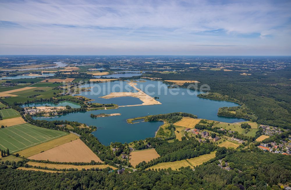 Luftbild Diersfordt - Uferbereiche des Sees Diersfordter Waldsee in Diersfordt im Bundesland Nordrhein-Westfalen, Deutschland