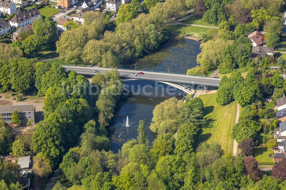 Luftaufnahme Hagen - Uferbereiche des Sees Ententreffpunkt in Hagen im Bundesland Nordrhein-Westfalen, Deutschland