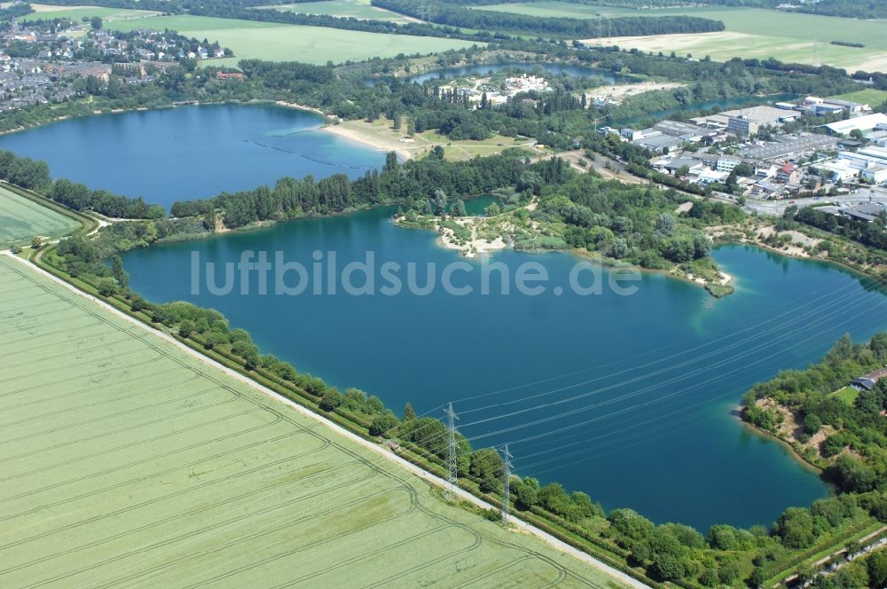 Köln aus der Vogelperspektive: Uferbereiche des Sees Escher See in Köln im Bundesland Nordrhein-Westfalen, Deutschland