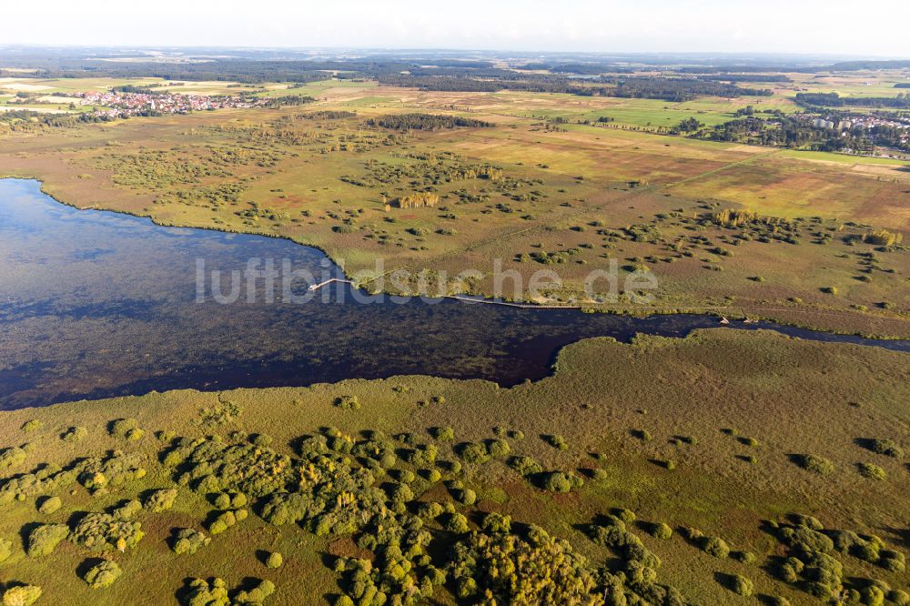 Luftbild Federsee - Uferbereiche des Sees Federsee in Federsee im Bundesland Baden-Württemberg, Deutschland