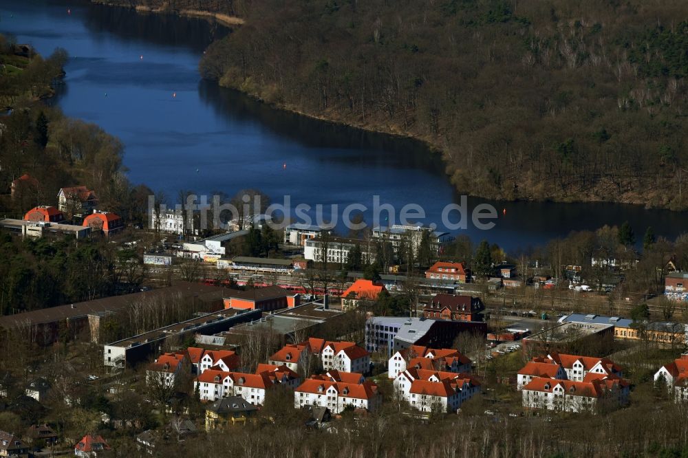 Luftaufnahme Potsdam - Uferbereiche des Sees Griebnitzsee im Ortsteil Babelsberg in Potsdam im Bundesland Brandenburg