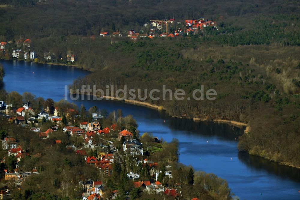 Potsdam aus der Vogelperspektive: Uferbereiche des Sees Griebnitzsee im Ortsteil Babelsberg in Potsdam im Bundesland Brandenburg