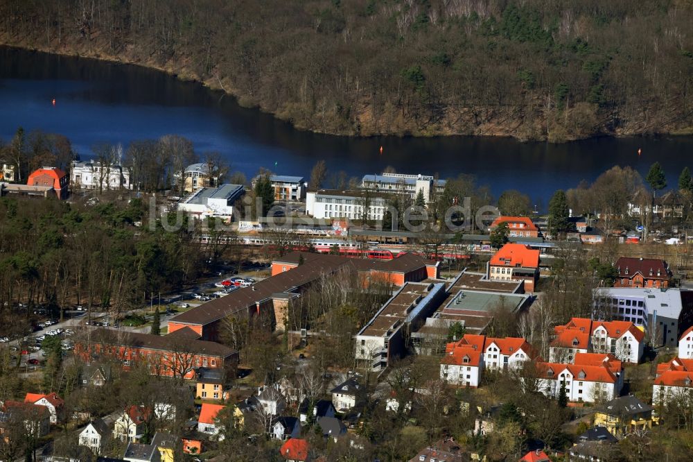 Luftbild Potsdam - Uferbereiche des Sees Griebnitzsee im Ortsteil Babelsberg in Potsdam im Bundesland Brandenburg