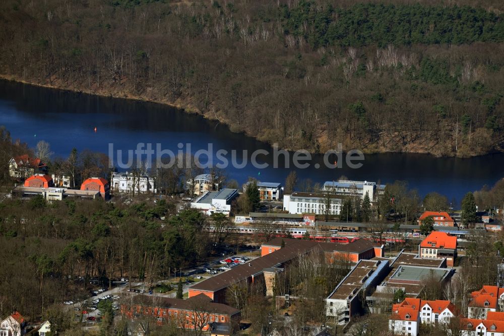 Luftaufnahme Potsdam - Uferbereiche des Sees Griebnitzsee im Ortsteil Babelsberg in Potsdam im Bundesland Brandenburg