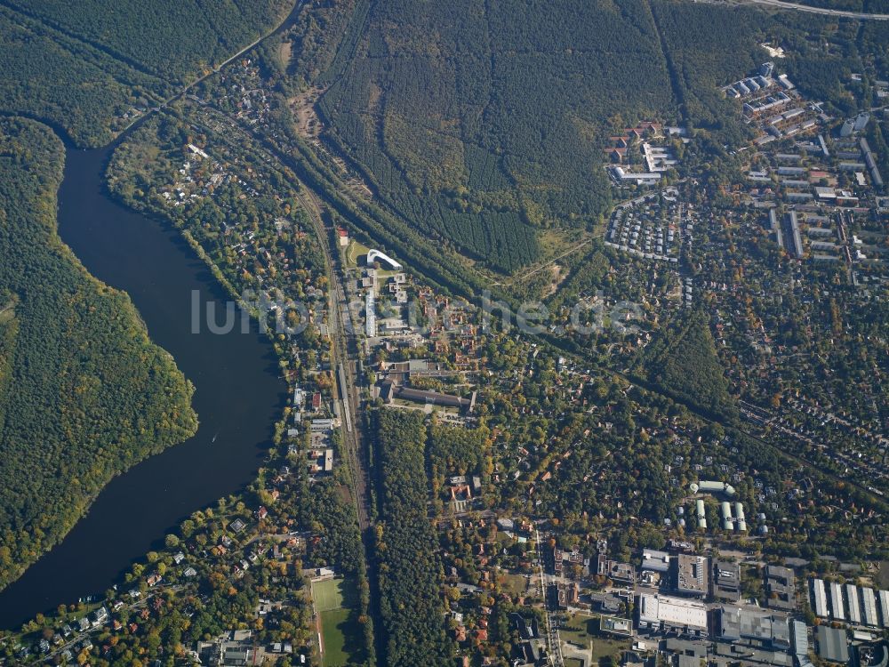 Potsdam von oben - Uferbereiche des Sees Griebnitzsee in Potsdam im Bundesland Brandenburg