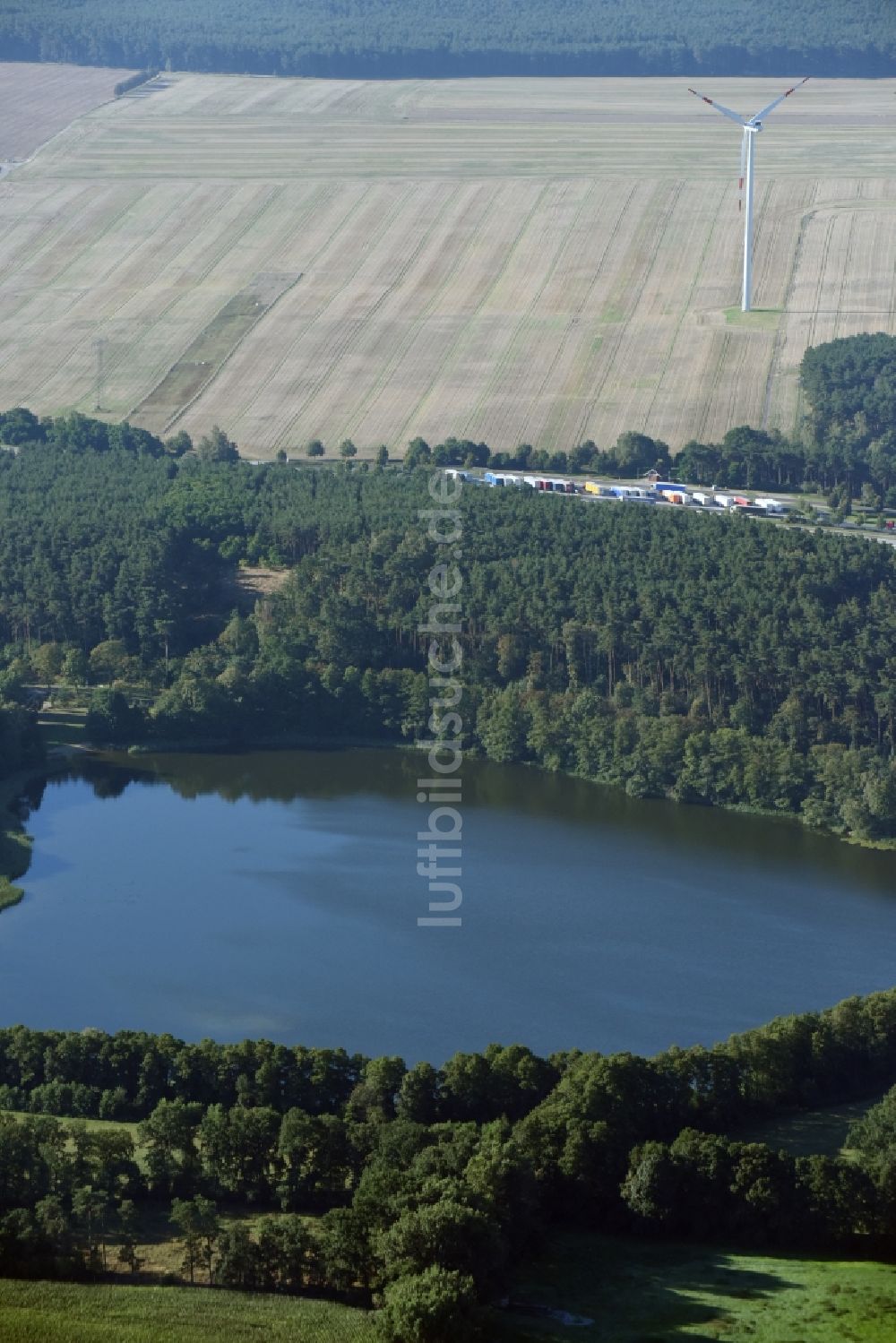 Kloster Lehnin aus der Vogelperspektive: Uferbereiche des Sees Görnsee in Kloster Lehnin im Bundesland Brandenburg