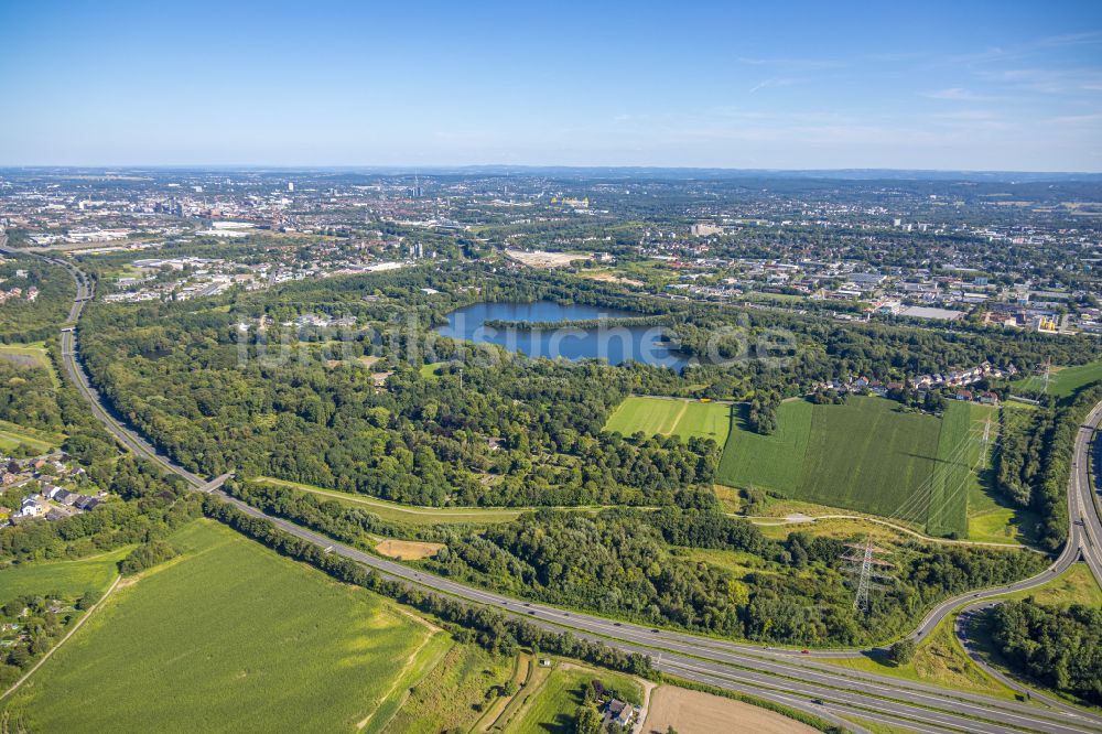 Luftaufnahme Dortmund - Uferbereiche des Sees Hallerey Reserve in Dortmund im Bundesland Nordrhein-Westfalen, Deutschland