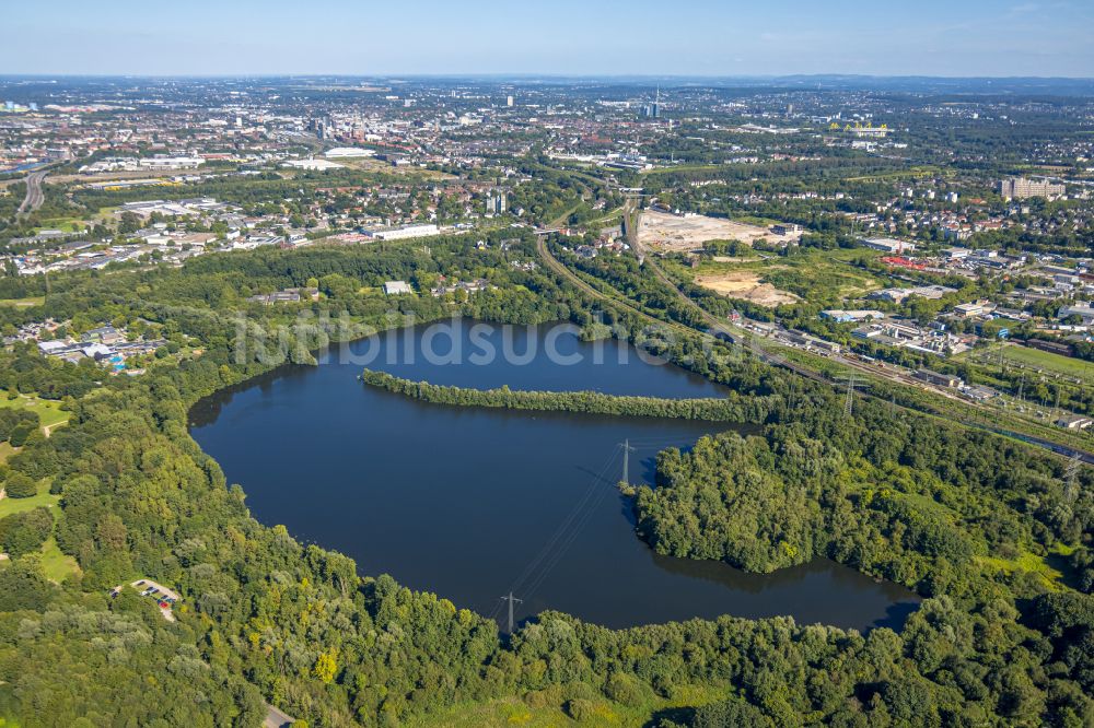 Dortmund aus der Vogelperspektive: Uferbereiche des Sees Hallerey Reserve in Dortmund im Bundesland Nordrhein-Westfalen, Deutschland