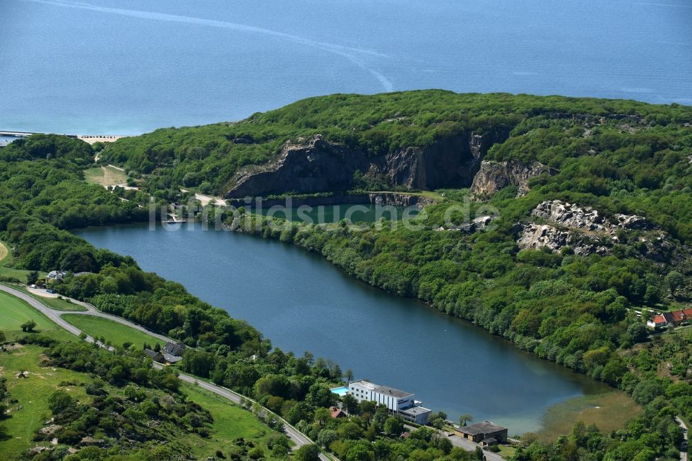 Luftbild Allinge - Uferbereiche des Sees Hammersovej auf der Insel Bornholm in Allinge in Region Hovedstaden, Dänemark