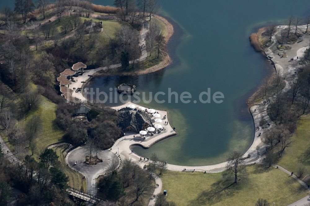 Luftaufnahme Berlin - Uferbereiche des Sees Hauptsee an der Britzer Seeterrassen im Ortsteil Britz in Berlin