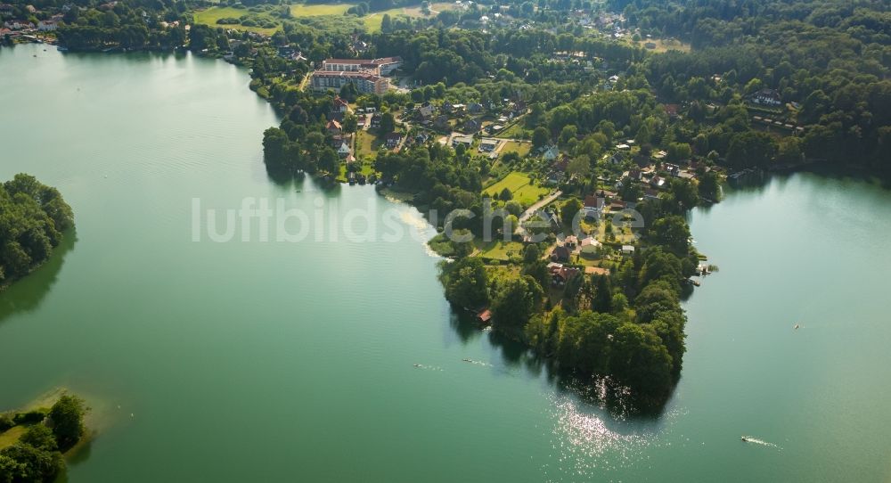 Feldberger Seenlandschaft aus der Vogelperspektive: Uferbereiche des Sees Haussee in Feldberger Seenlandschaft im Bundesland Mecklenburg-Vorpommern